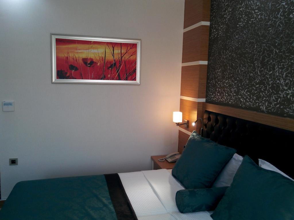 Malahit Exclusive City Hotel Фетие Стая снимка