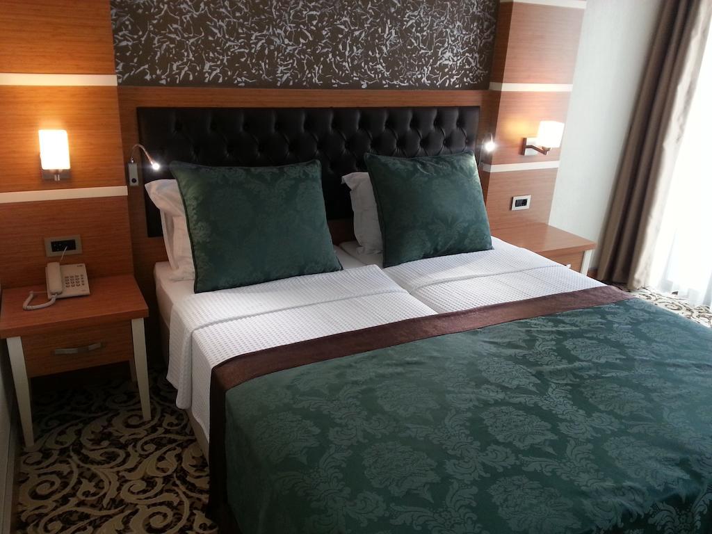 Malahit Exclusive City Hotel Фетие Стая снимка