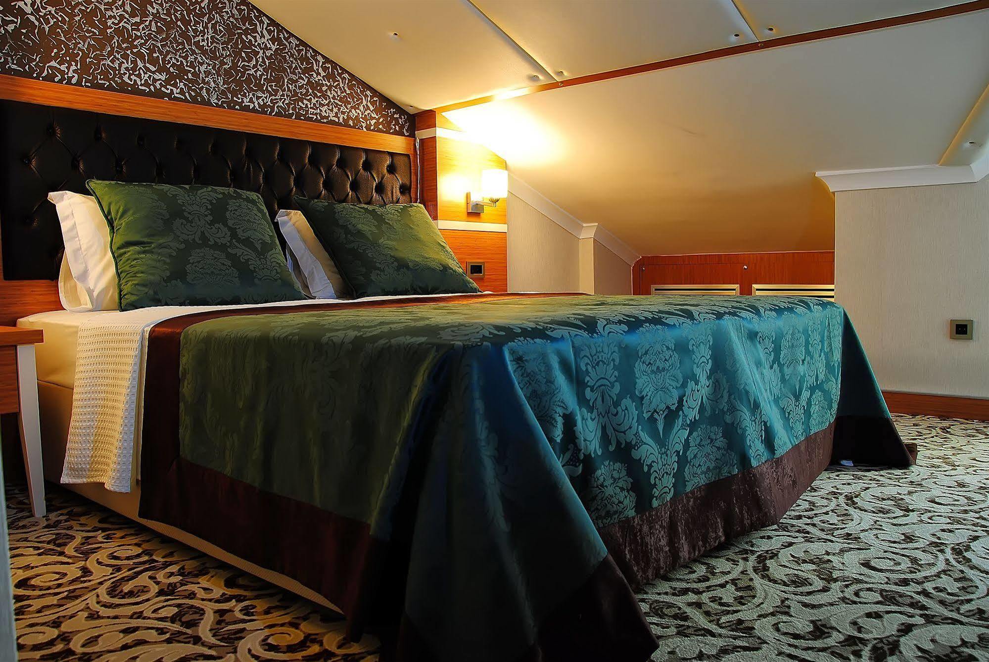 Malahit Exclusive City Hotel Фетие Екстериор снимка